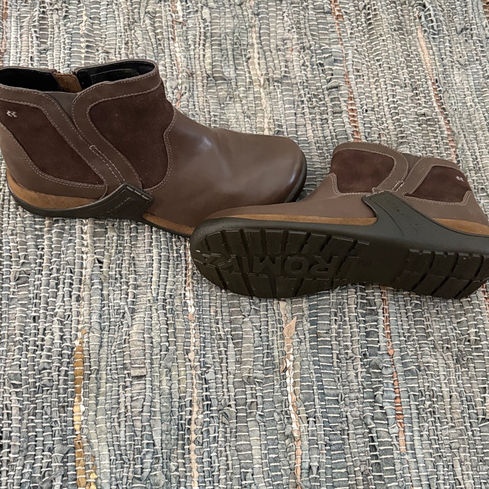 Romika Women's Brown Leather and Suede Ankle Boots- NWOB